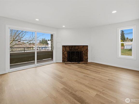 4th image of 3233 NE 12th Street #201