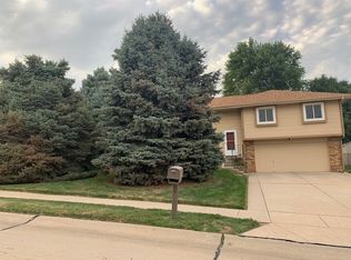 910 Avery Rd, Bellevue, NE 68123