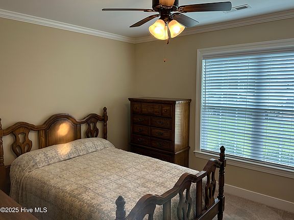 3rd image of 144 Oxford Drive