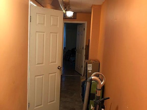 2nd image of 2324 Stratford Ave APT 3