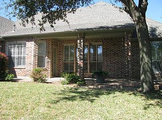 8404 Baywood Dr, North Richland Hills, TX 76182