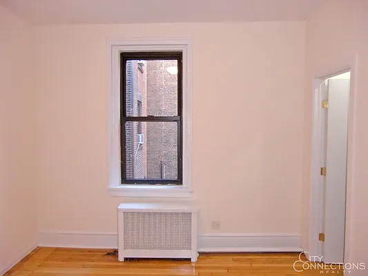 Rented by City Connections Realty | media 4