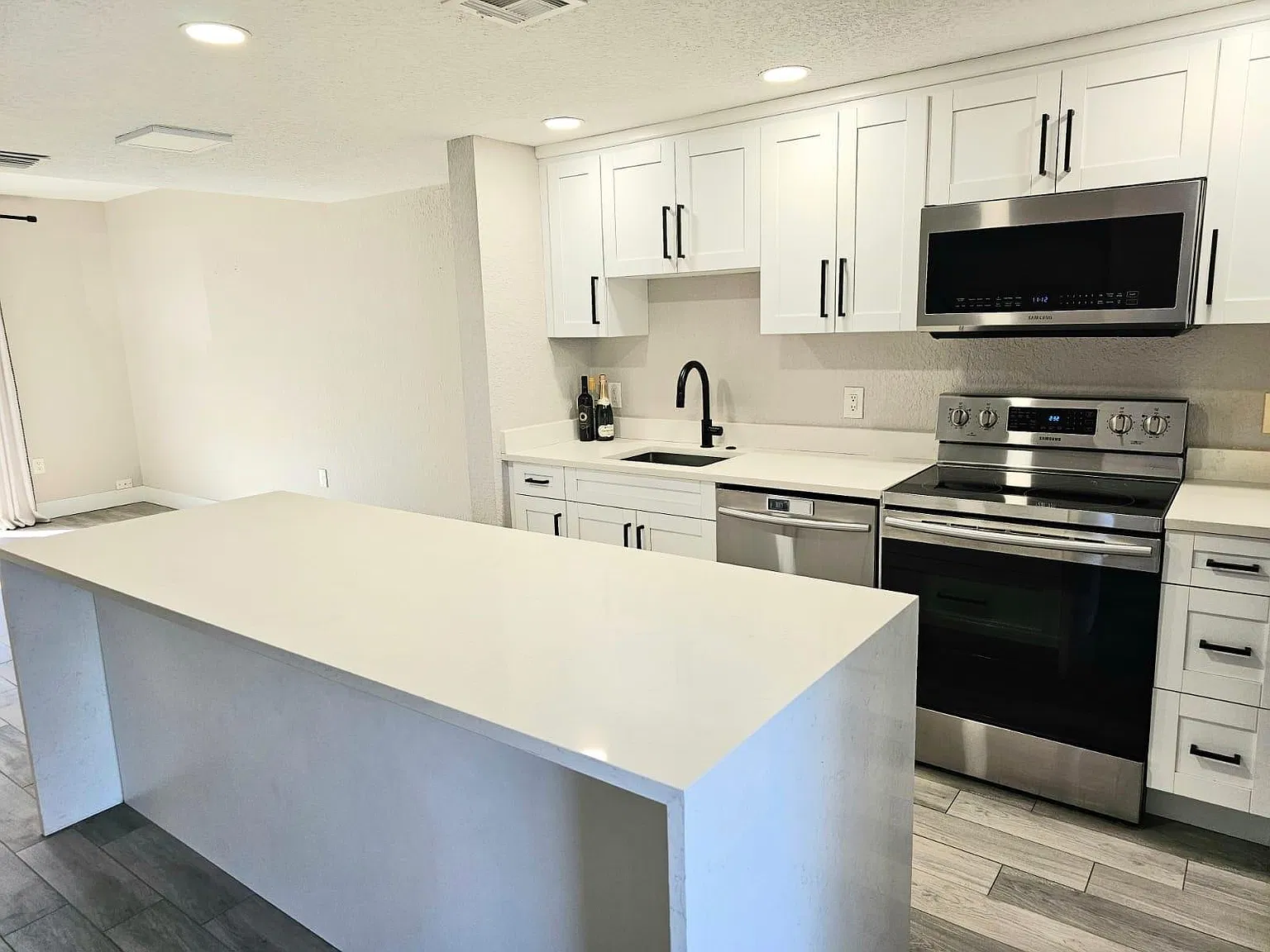 2 bed, 2.5 bath, 1024 sqft, $3,000 — Photo 4
