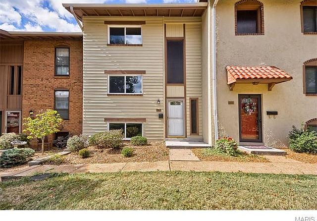 1st image of 121 Carmel Woods Dr