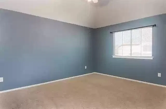 112 Worchester Ln — Photo 2