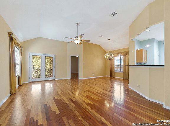 5th image of 10917 Micalet Ct