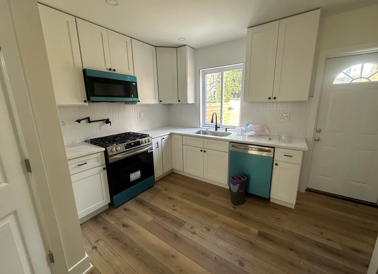2 bed, 1.5 bath, 1380 sqft, $2,400 — Photo 4
