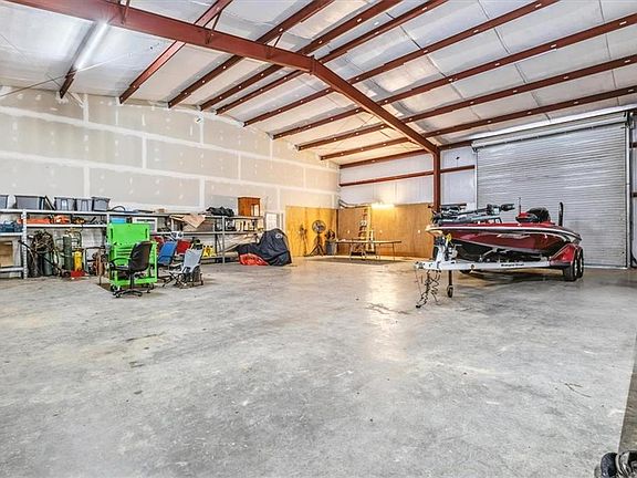 3rd image of 231 Gordon Rd