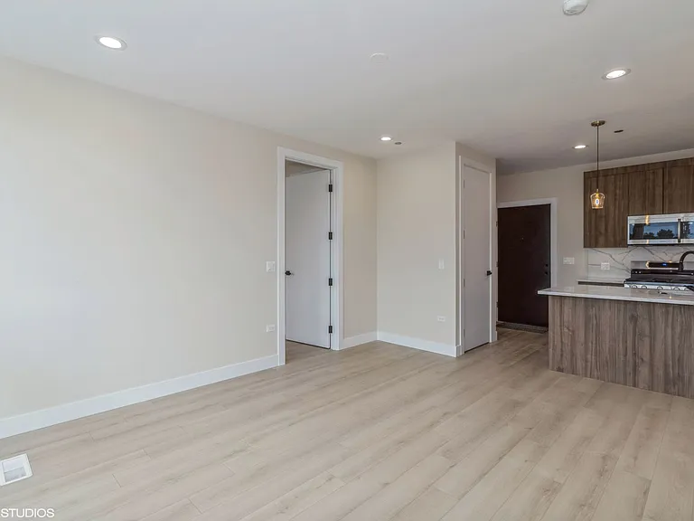 3043 W Irving Park Rd #305 — Photo 3