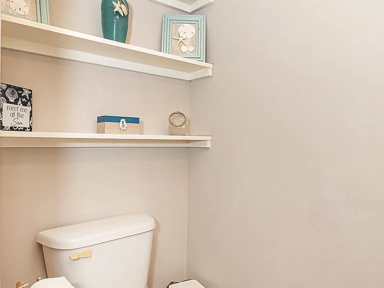 611 Peach St #611 — Photo 10