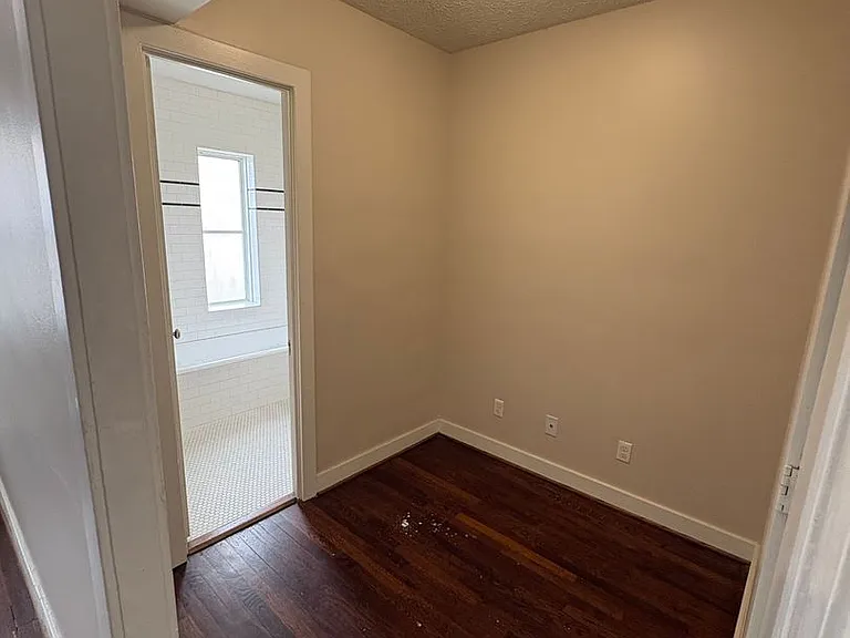 3918 Cass St — Photo 14