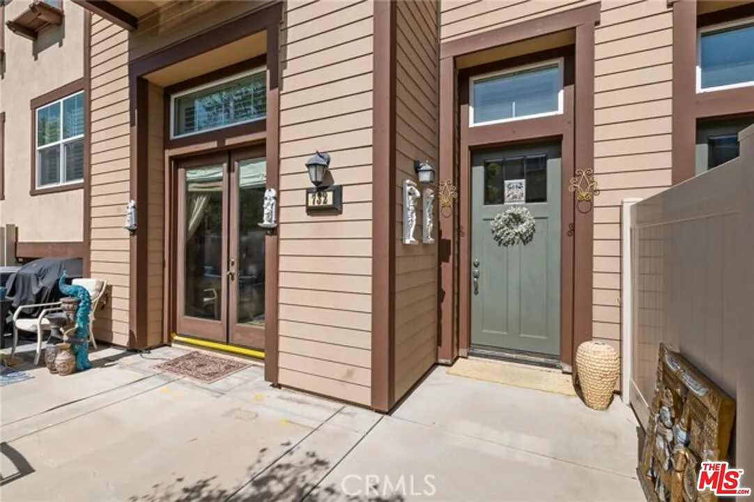 4 bed, 3.0 bath, 2426 sqft, $4,890 — Photo 3