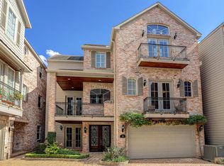 1901 Calumet Dr E, Houston, TX 77004