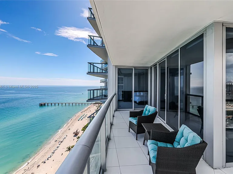 17001 Collins Ave #2508 — Photo 7