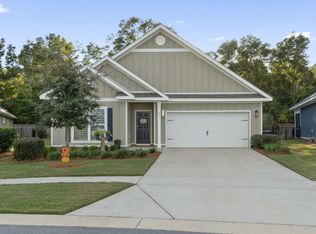293 Lightning Bug Ln, Freeport, FL 32439