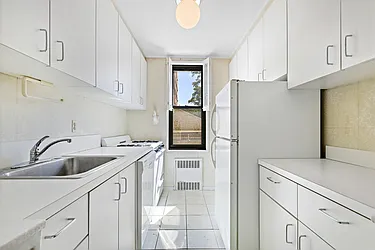 Sold by Thomas Lipovetsky, LREB