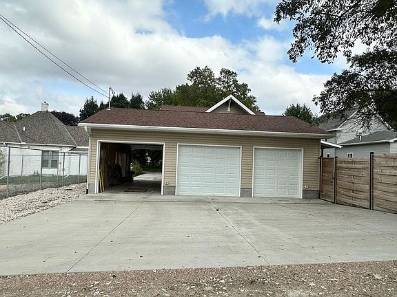 4th image of 516 S 4th St