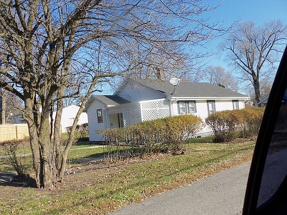 2nd image of 1001 N Brady St