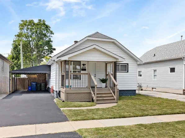 629 Labute St, Tecumseh, ON N8N 2B2