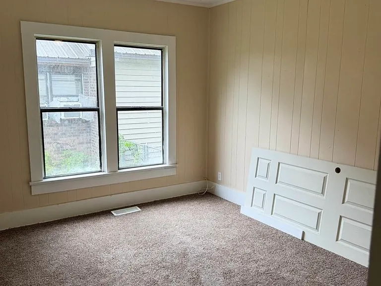 1412 W Cherry St — Photo 6