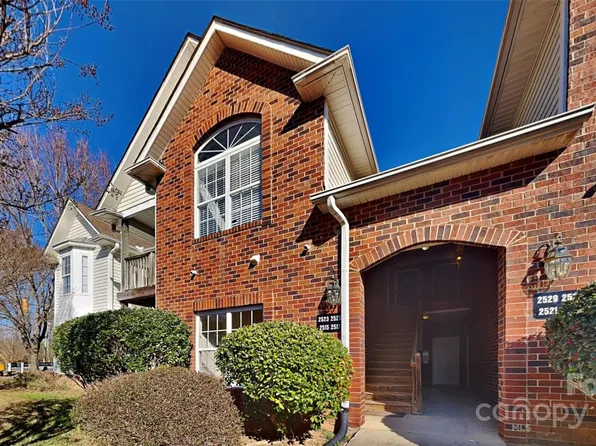 2525 Carya Pond Ln, Charlotte, NC 28212