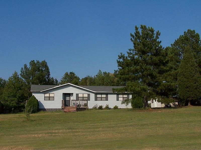 2nd image of 1123 McKenzie Rd