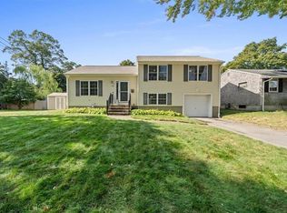 73 Florin St, Warwick, RI 02889