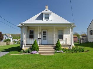 110 Pine St, Zelienople, PA 16063