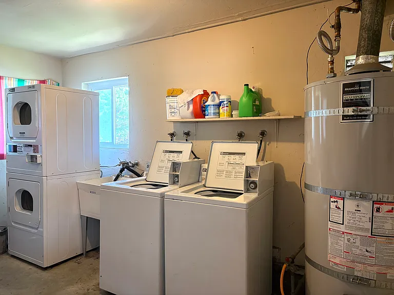 504 Richmond Dr #1 — Photo 11