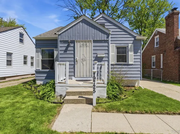 19725 Kingsville St, Harper Woods, MI 48225