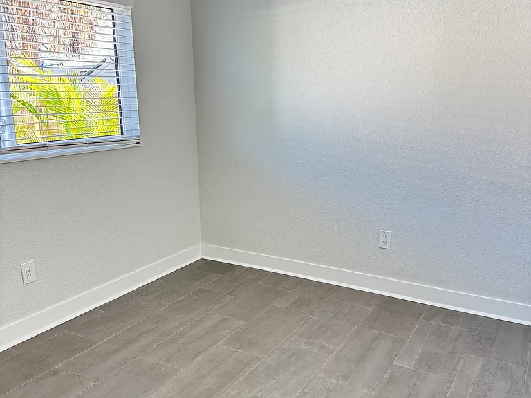 Rear bedroom