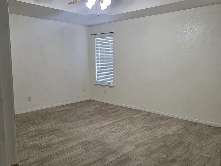 3805 Llano Estacado Ct — Photo 10