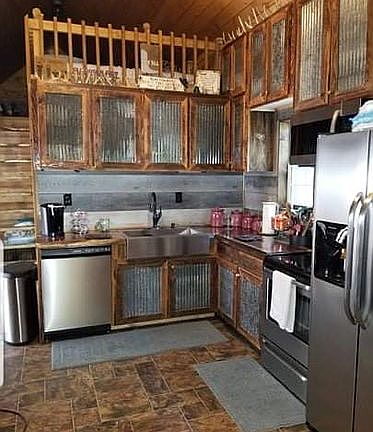 5th image of 532 Evergreen Ln