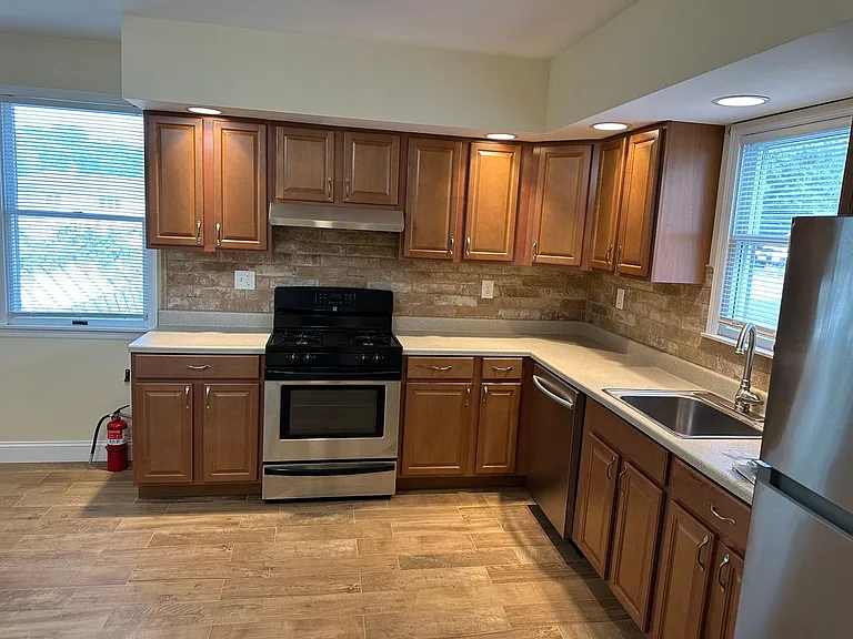 221 Chestnut St #221A — Photo 4