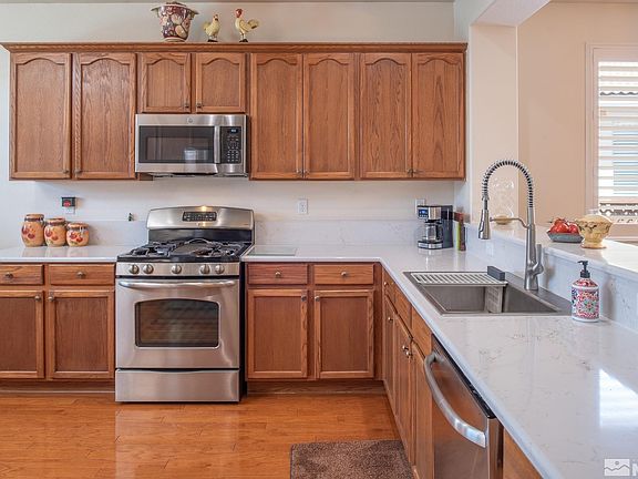 3rd image of 1580 Vicenza Dr