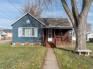 562 3rd Ave S, Clinton, IA 52732