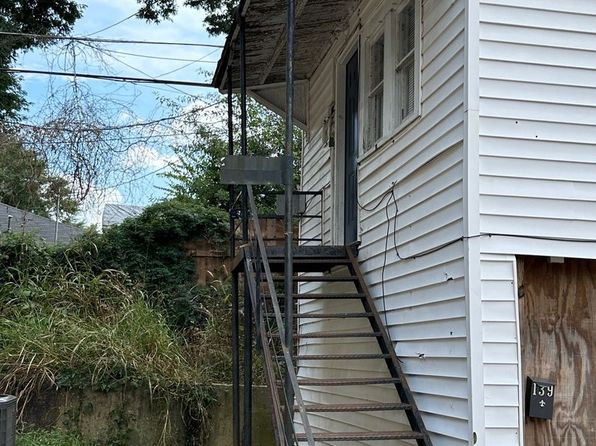 139 E Lister St
