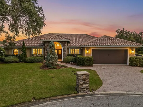 1080 Water Oak Ct NE, Saint Petersburg, FL 33703