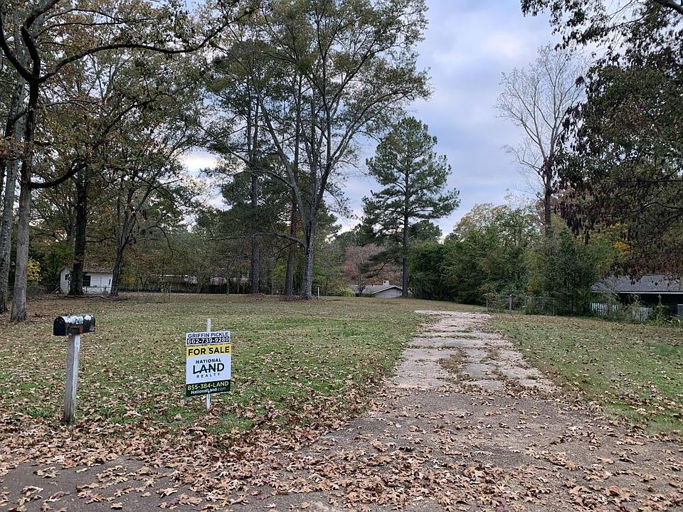 Lot for sale in Kosciusko, MS.