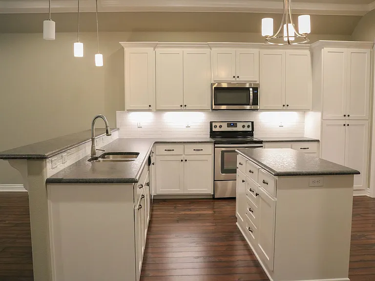 3421 Cottage Ct — Photo 6