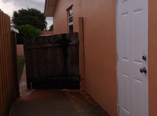1452 NE 181st St, North Miami Beach, FL 33162