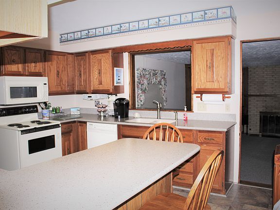 2nd image of 1310 W Avon Ln