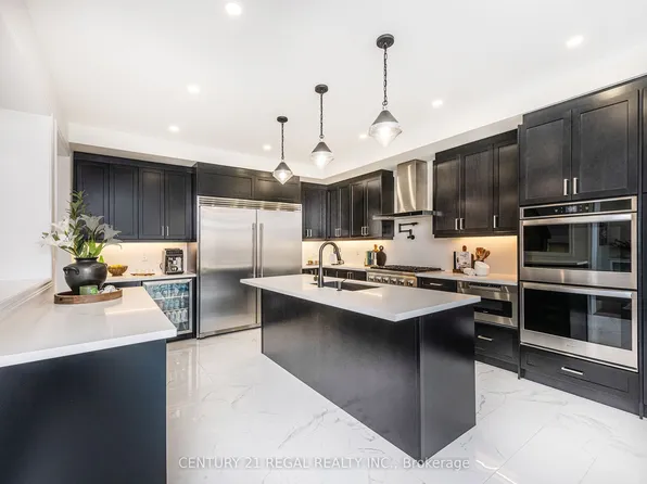1428 Lawson St, Innisfil, ON L9S 0N7