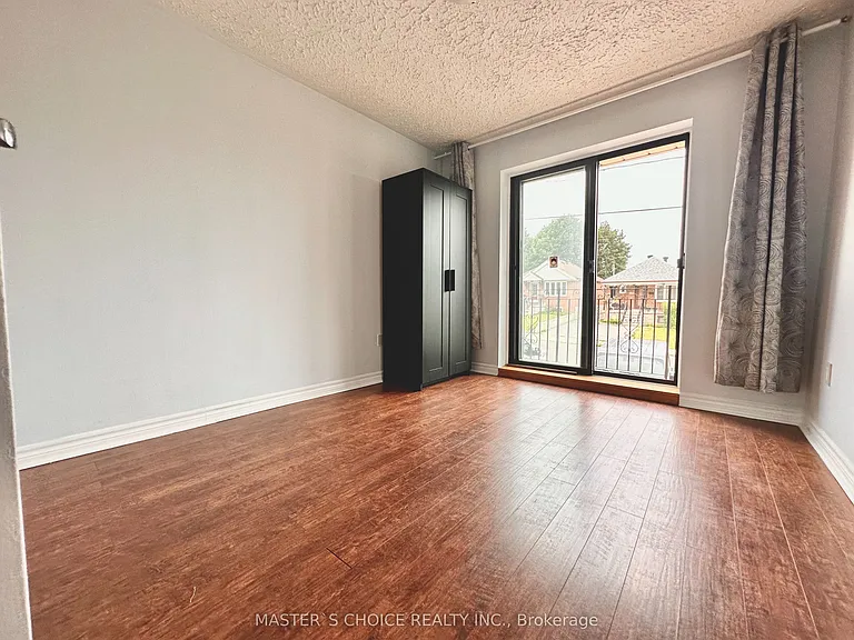 116 Lonborough Ave #UPPER — Photo 9