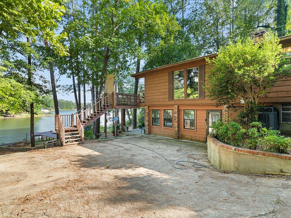 1st image of 492 Lake Dr