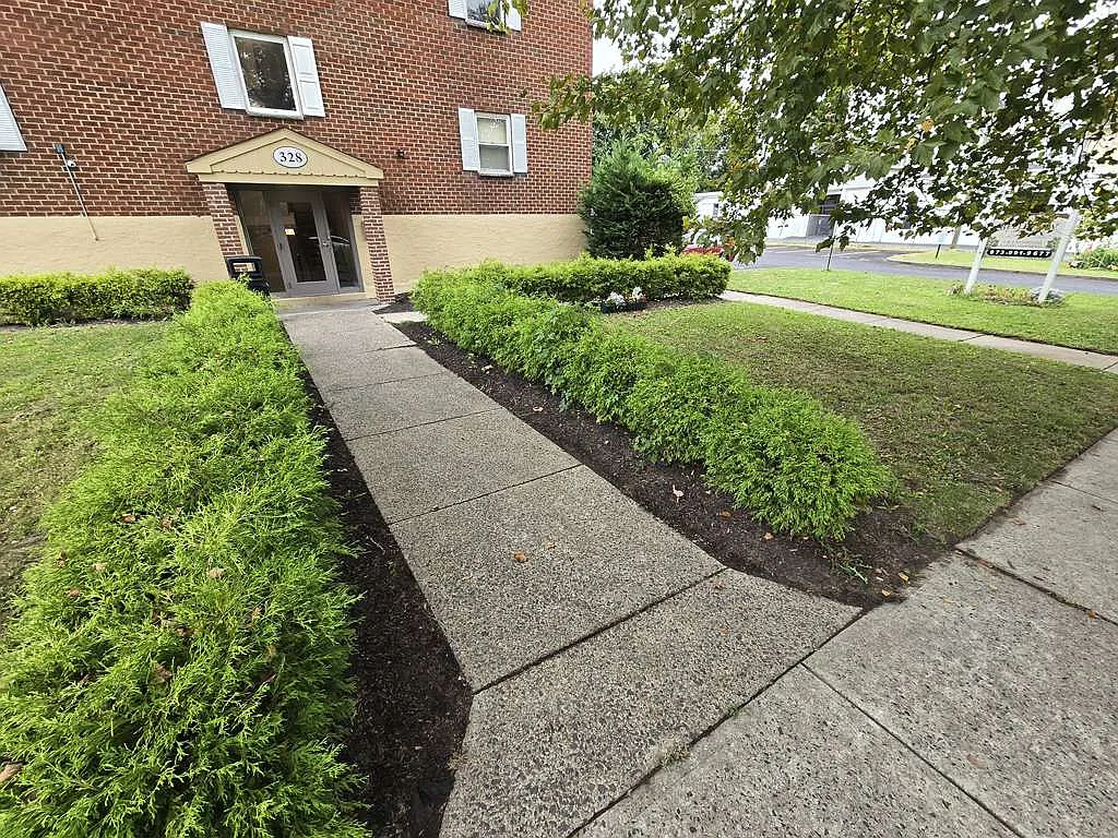 1 bed, 468 sqft, $1,600 — Photo 3