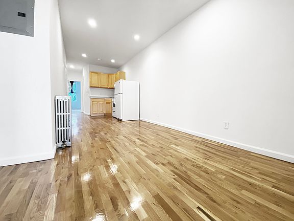 4th image of 211 Green St #3D