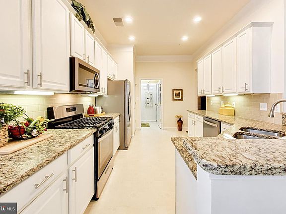 3rd image of 9803 Stonewood Ct