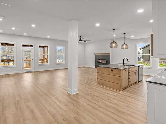 4th image of 1300 Bunker Dr