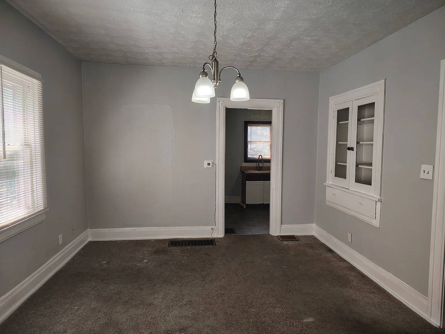 5 bed, 1500 sqft, $1,550 — Photo 4